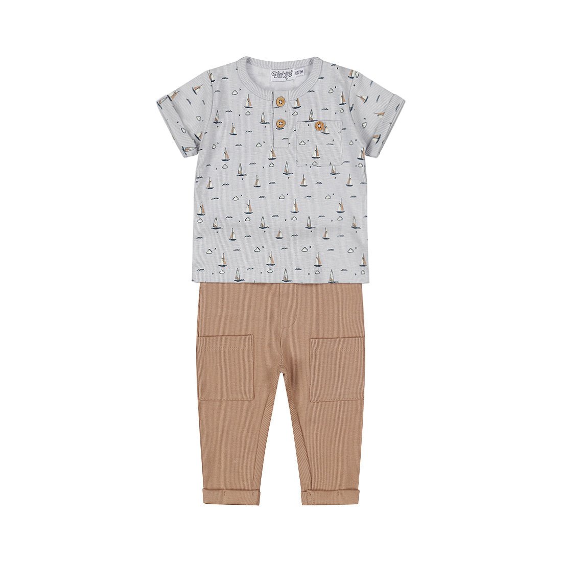 Conjunto de playera y pantalón para bebé - Kool KidsDIRKJEKool KidsP54557Conjunto de playera y pantalón para bebé3 MesesLight blue